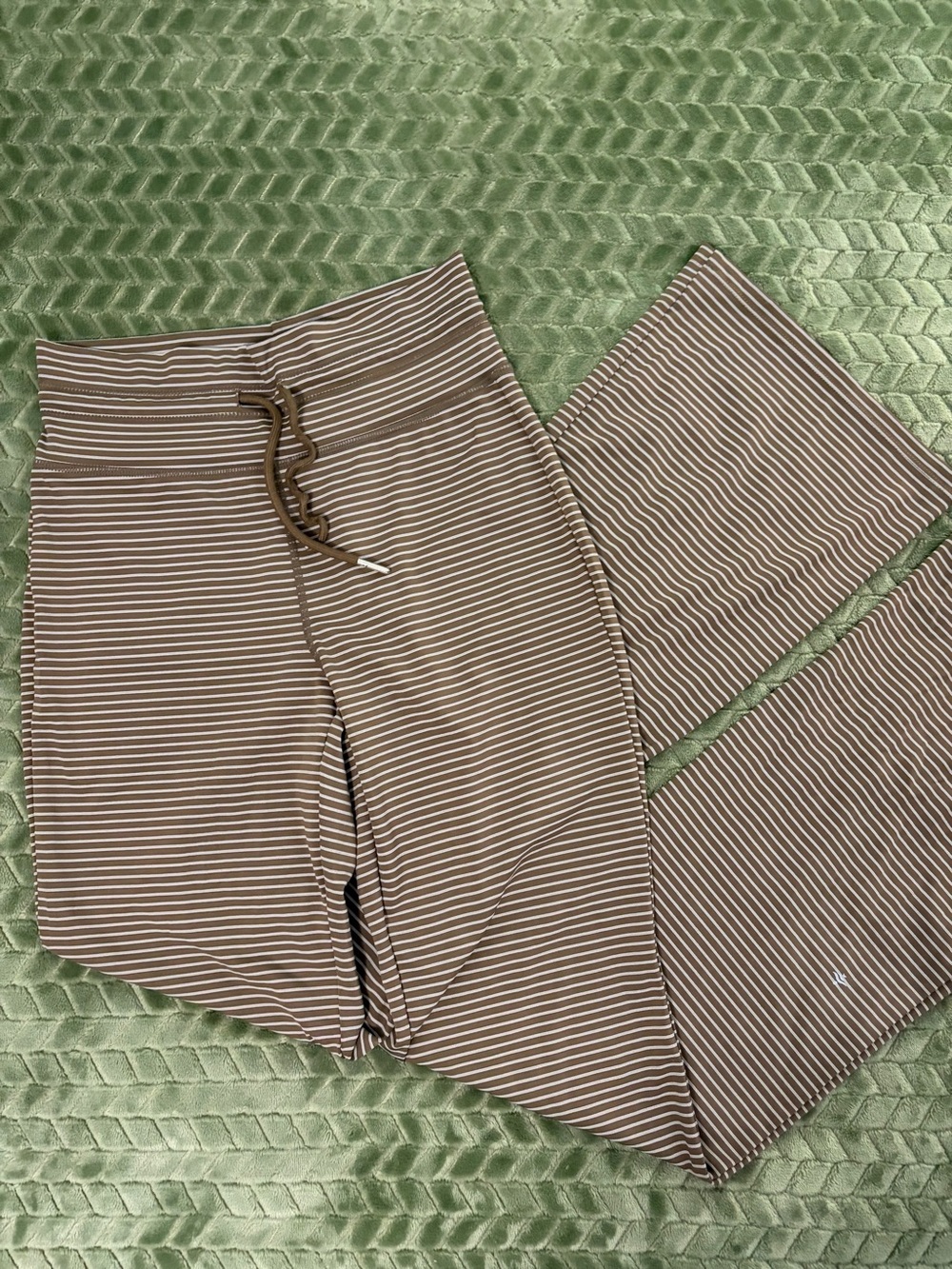 HALARA Brown & White Striped Straight-Leg Drawstring Pants